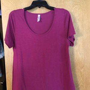 LuLaRoe medium Classic T